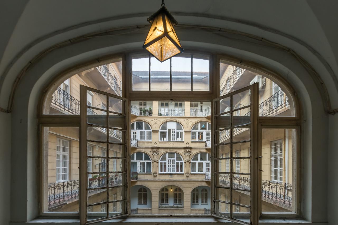 Next Hostel *